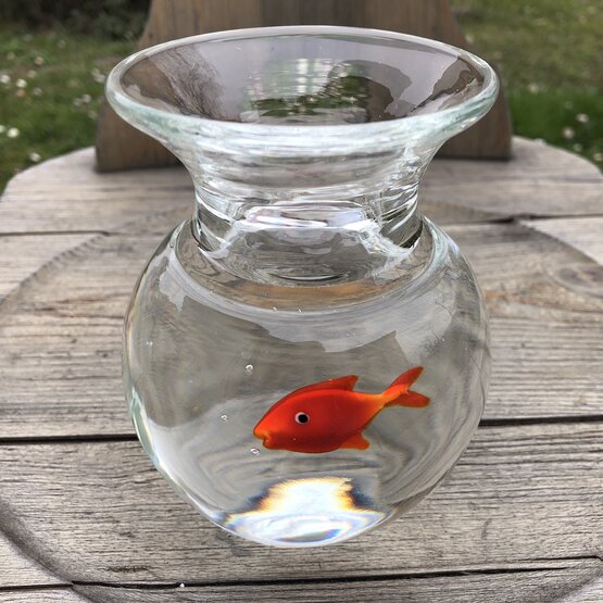 Vase with red fish, Vase mit Red Fish