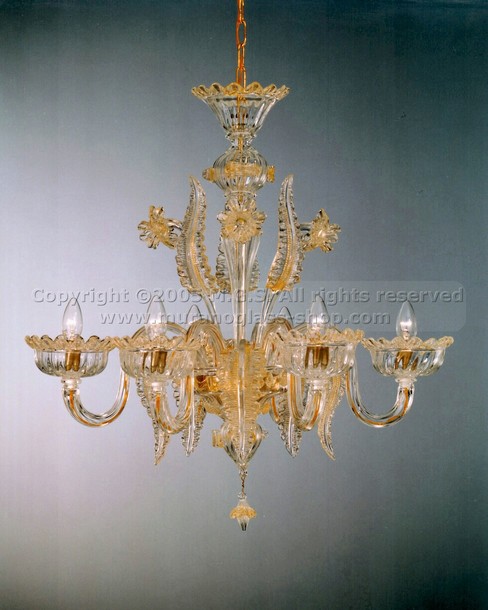 403 series Chandeliers, Kristall-Kronleuchter mit goldener Verzierung um sechs Lichter.