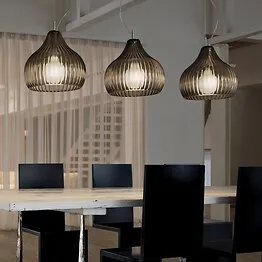 Moderne Hängelampe in Farbe geräuchert