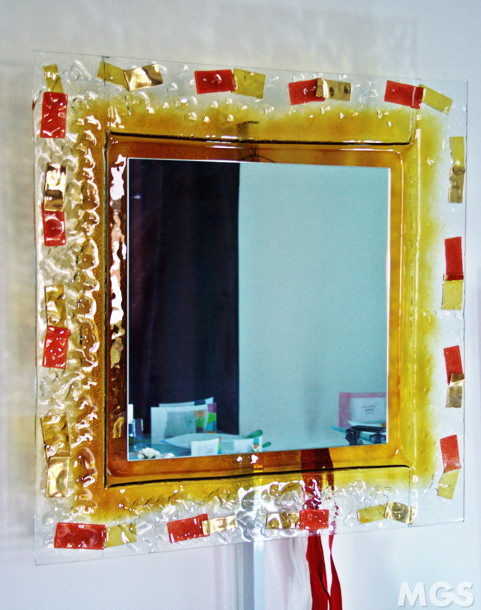 Farbiger Spiegel, Moderne Spiegel im Kristall und Bernstein