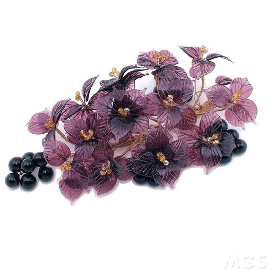 Blumenmittel und Trauben, Herzstück in Amethystfarbe