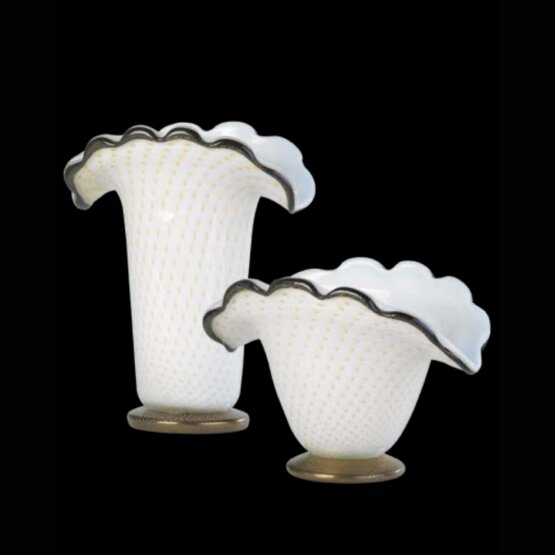 Weiße schwarze Vase, Weiße schwarze Vase mit 24 Karat Goldpunkten