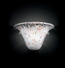 Wandleuchte in undurchsichtigen Kristall