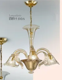 Kronleuchter auf drei Leuchten mit Bernstein Schmuck