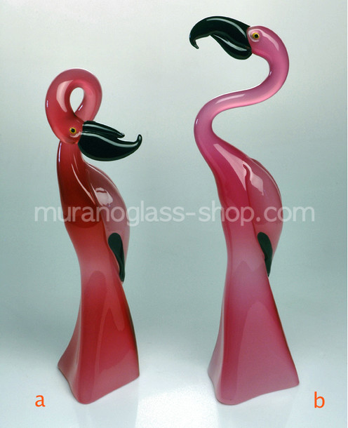 Flamingo, Flamingo mit niedrigem Kopf